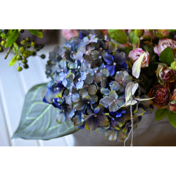 カゴ プリザーブドフラワーアレンジメント