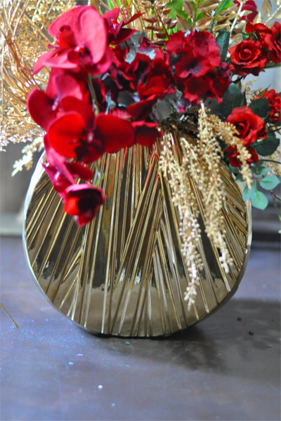 ゴールド 赤 アーティフィシャルフラワーアレンジメント